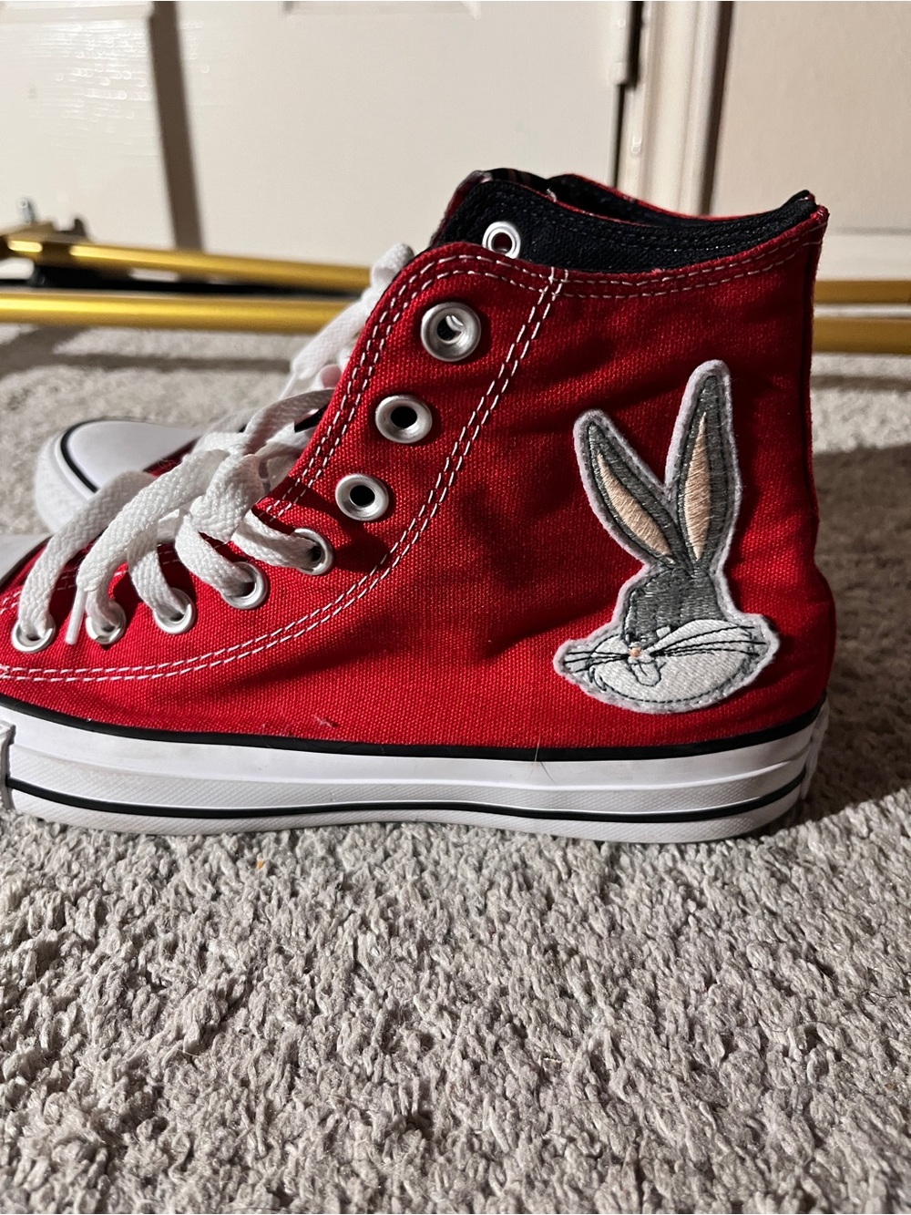 Converse x Warner Bros. 'What's Up Doc?' Bugs Bunny Sneakers - Picture 3 of 6